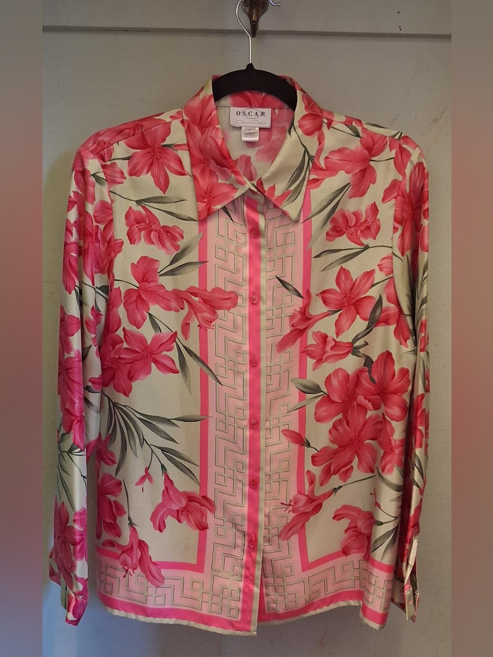 Oscar de la Renta Pink Floral Silk Button-Down Shirt Vintage .